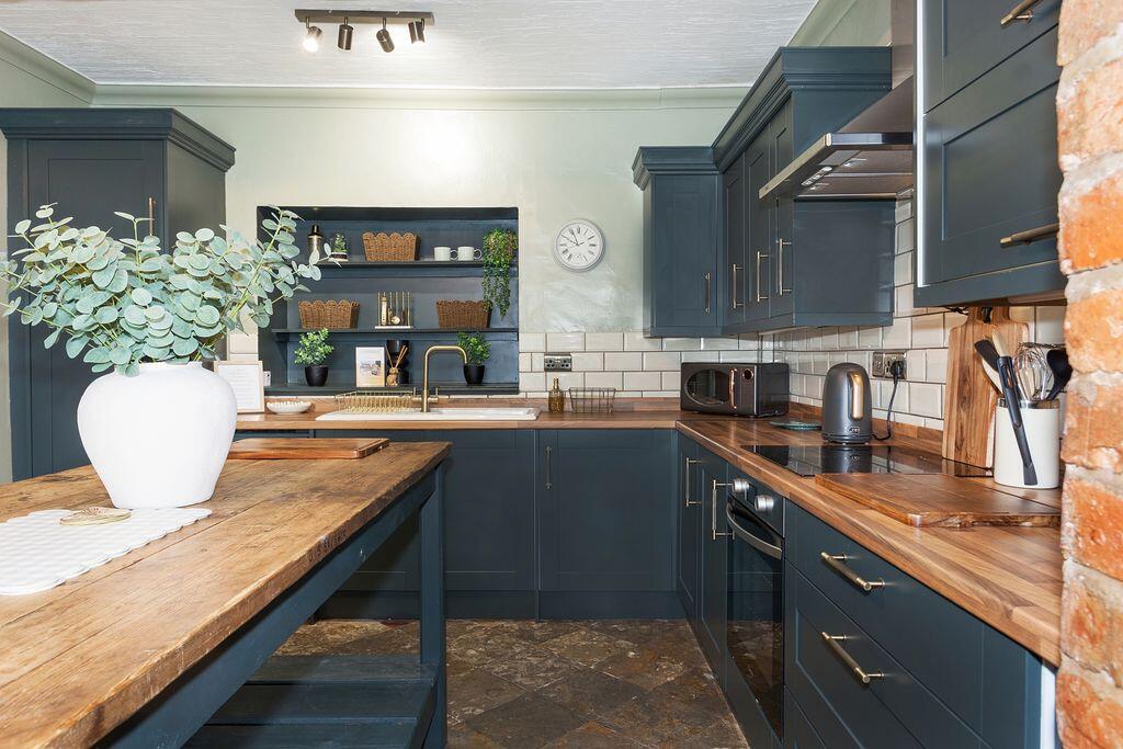 House in Staffordshire Moorlands, Rushton - More