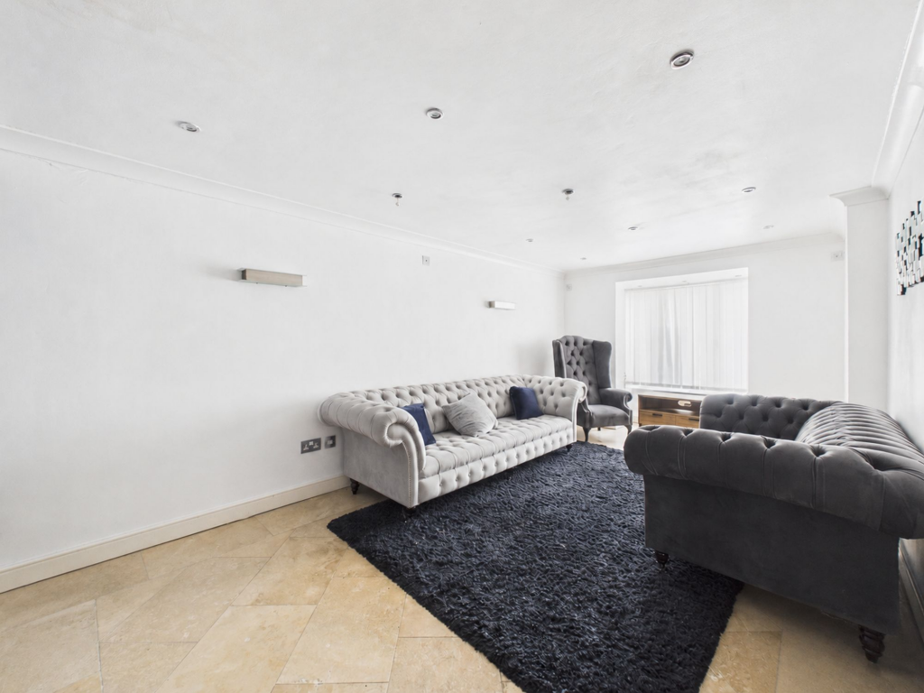 House in Nottingham, Woodthorpe - More
