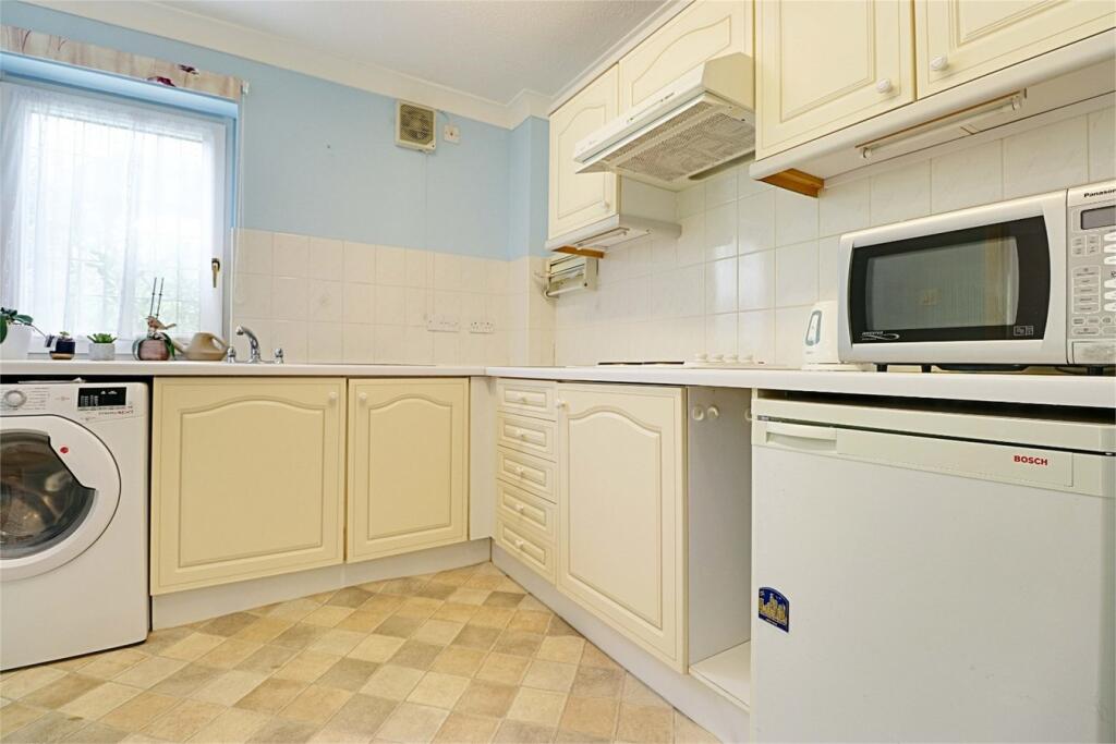 High Wych Road, Sawbridgeworth, CM21 photo 4