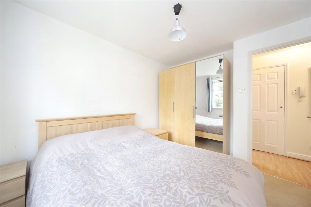 Apartment in London - View 5