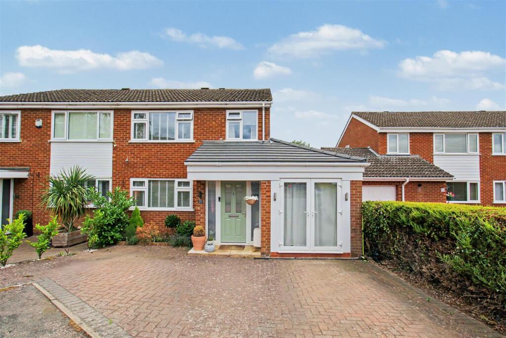 Main image of property: Chichester Close, Rothwell, Kettering