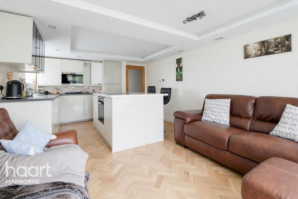 Apartment in Birmingham, West Midlands - View 3