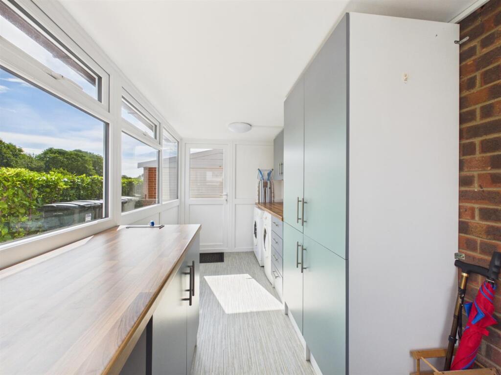 House in East Lindsey, Tothill, Withern with Stain - More