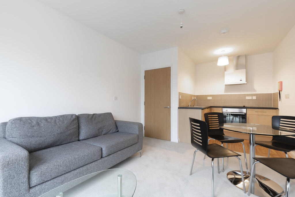 Apartment in Swindon - View 3