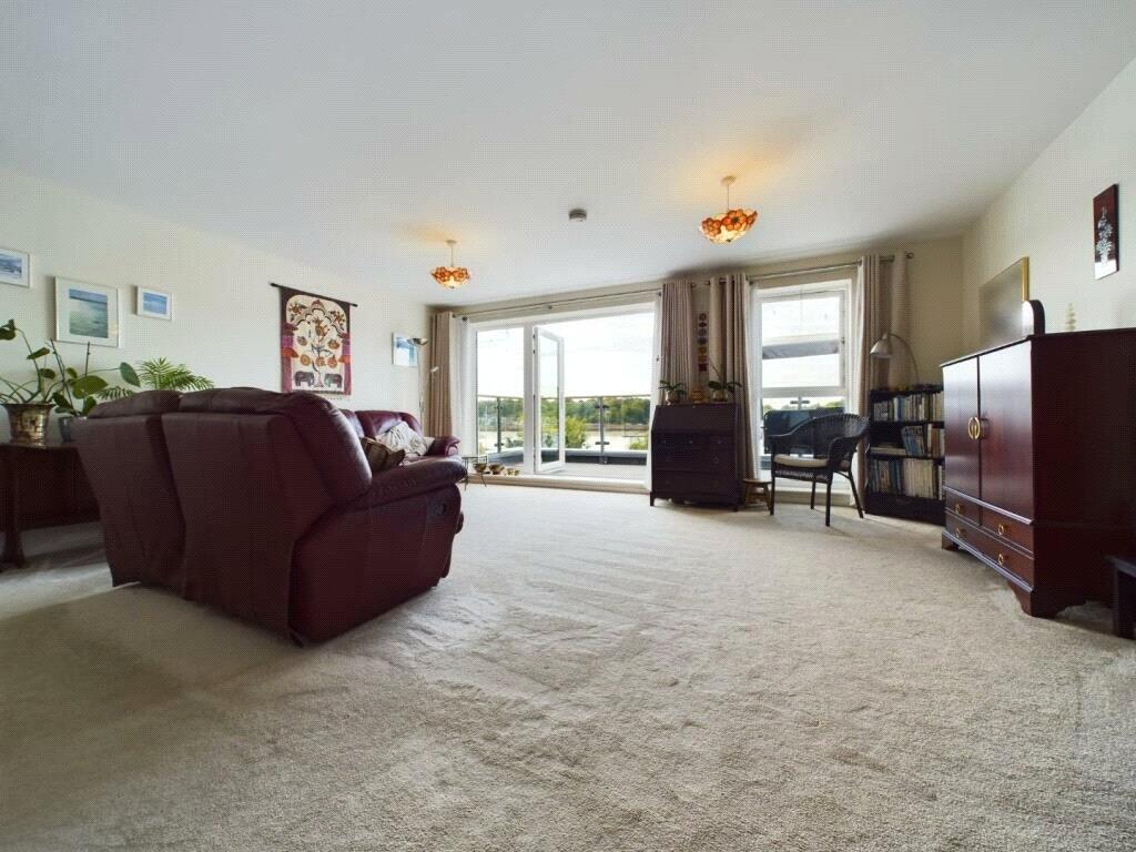 House in Gillingham, St. Marys Island - More