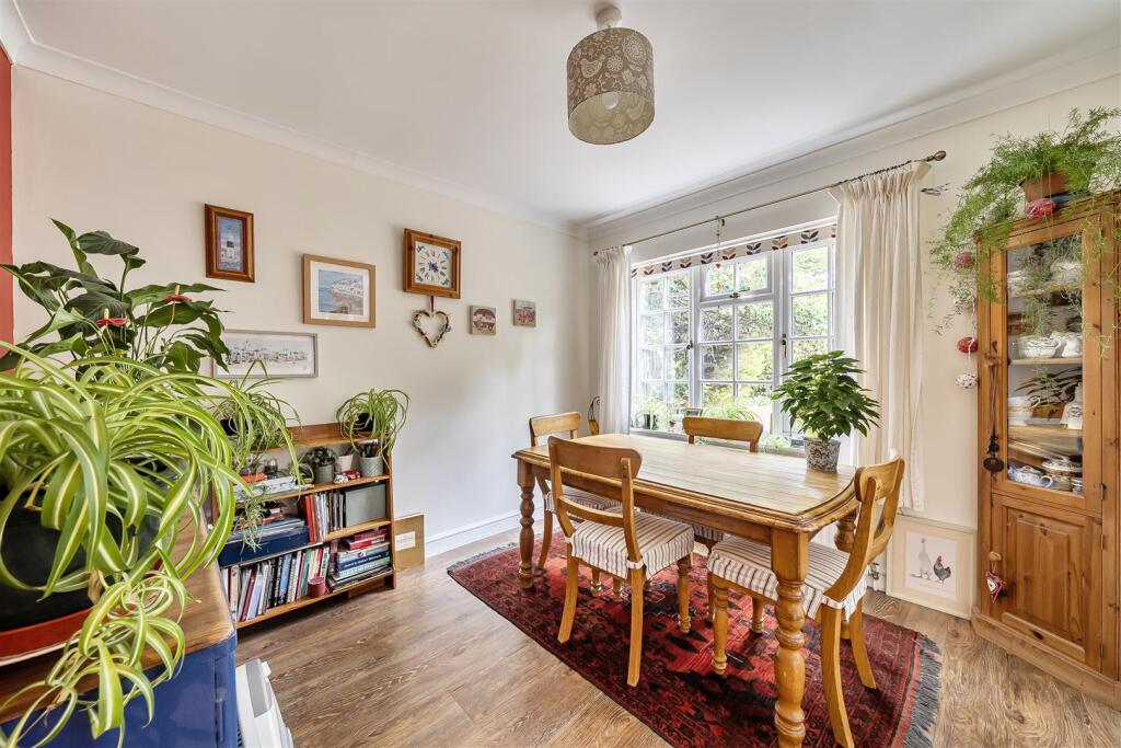 House in Runnymede, Englefield Green - View 4