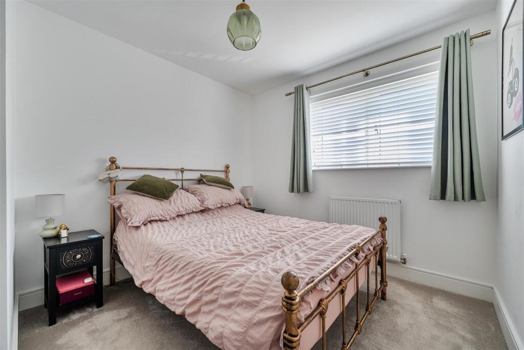 Apartment in Maidstone, Langley - View 5