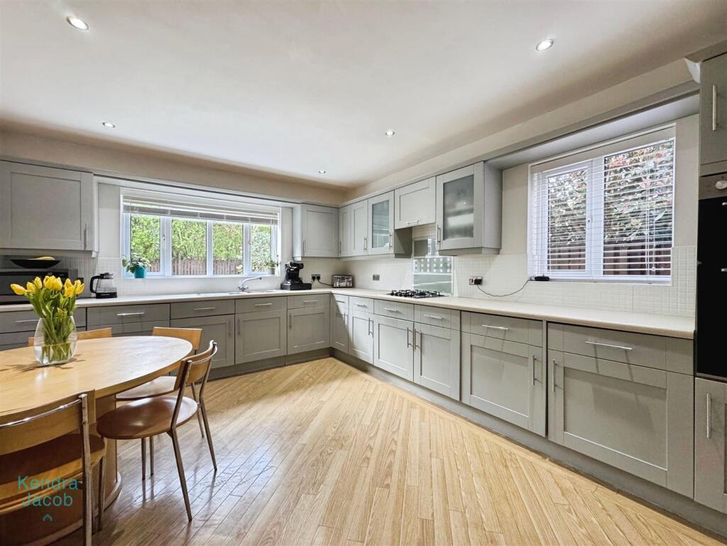 Harley Close, Worksop photo 2