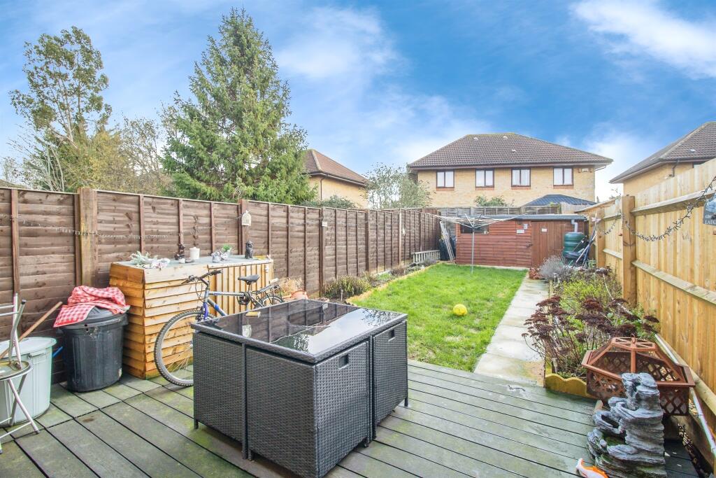 Pomander Crescent, Walnut Tree, Milton Keynes photo 4