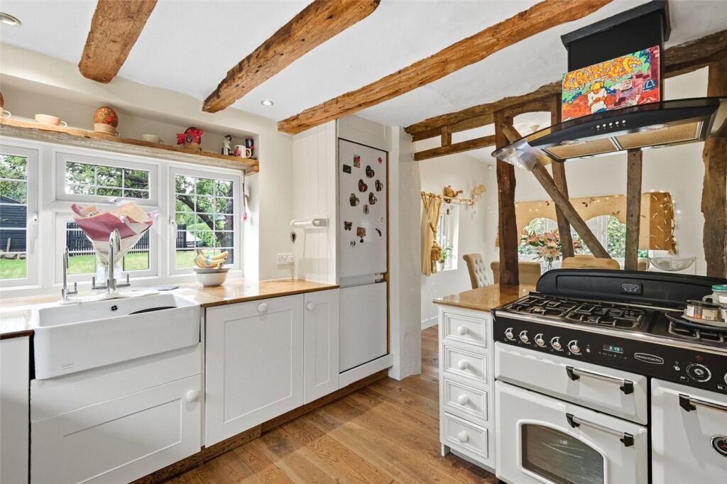 House in Chelmsford, Rettendon - More