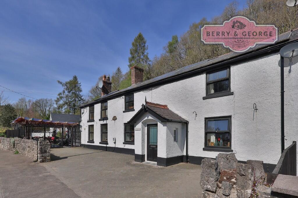 Denbigh Road, Hendre, CH7 5QQ - More