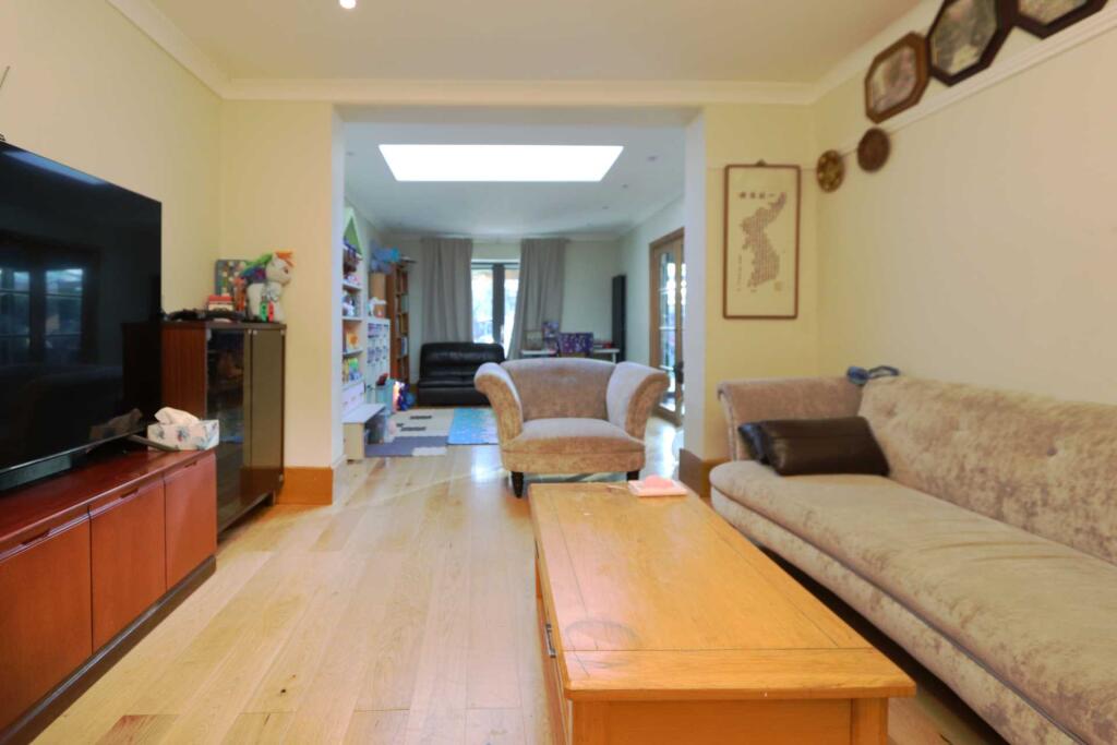 Malden Way, New Malden - More