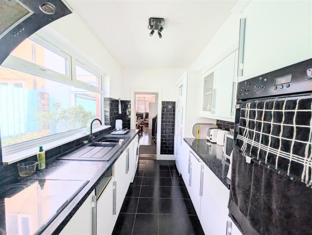 House in Southampton - View 5