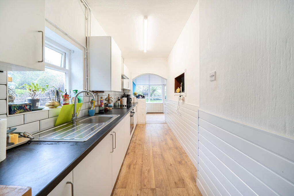 Field End, Ruislip - View 3