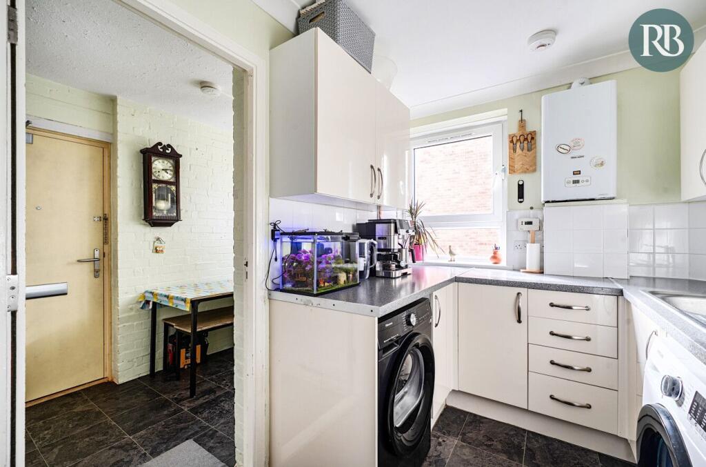 Apartment in Adur, Southwick - View 5