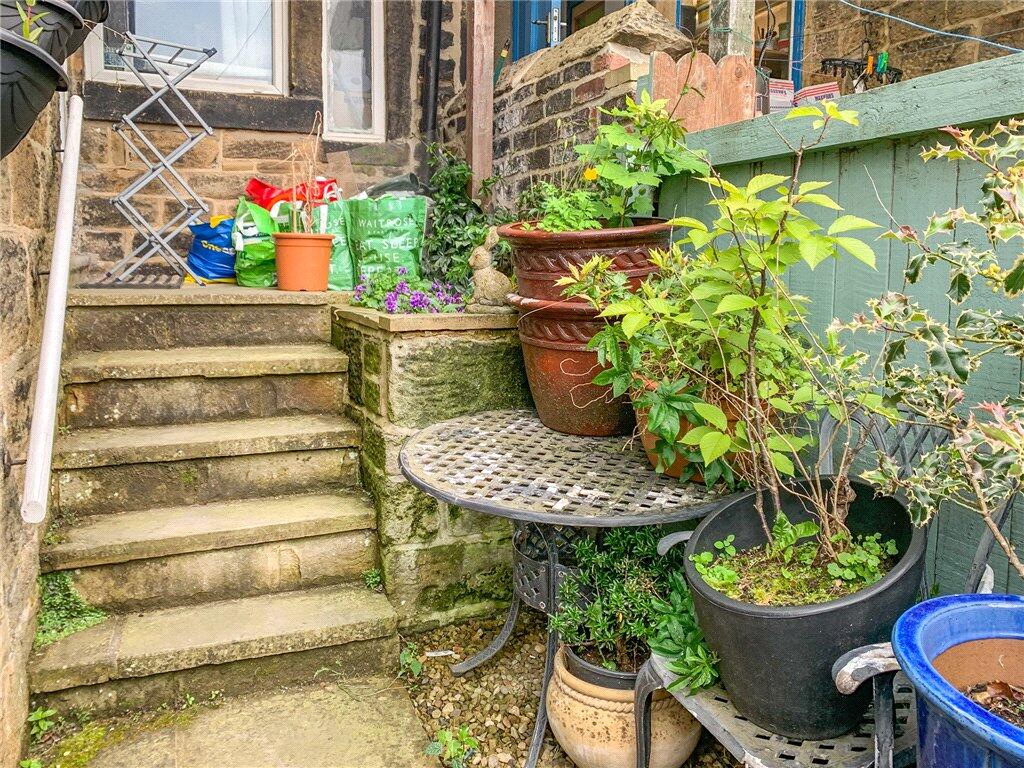 House in Otley, Cross Green - View 6