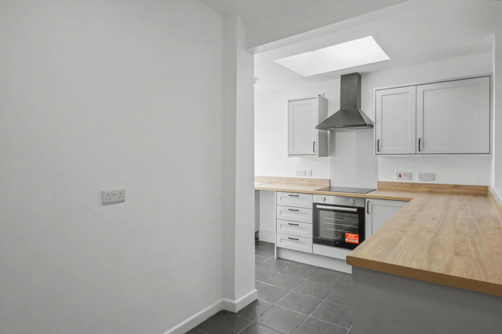 James Street, Trethomas, Caerphilly, CF83 8FY photo 4