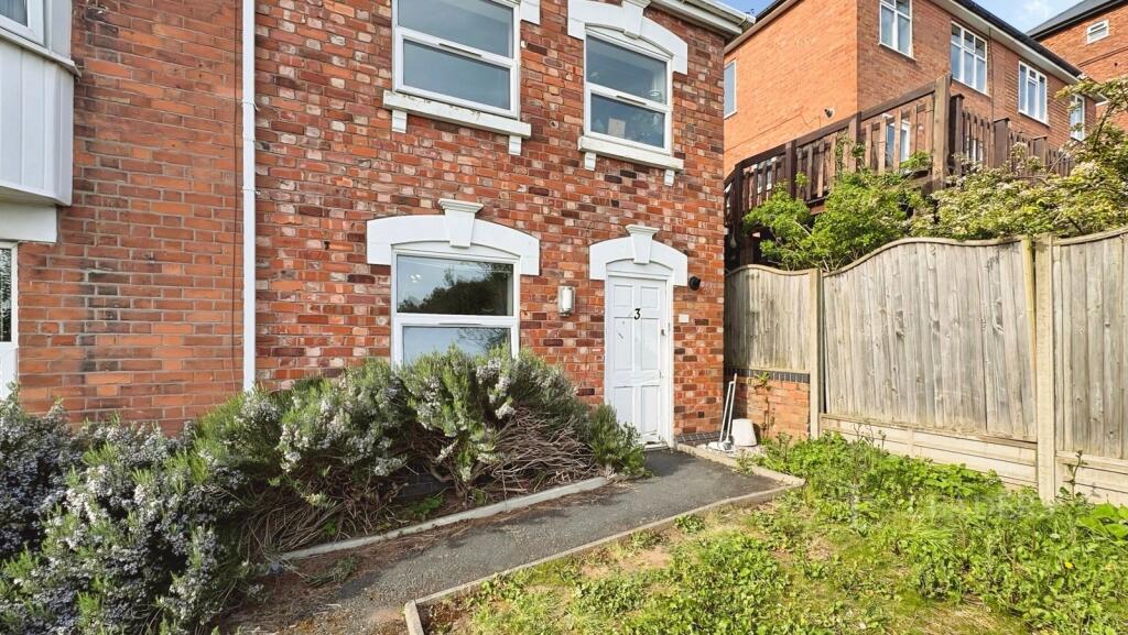 Main image of property: Sunny Bank, 38 Tunnel Hill, Worcester, WR4