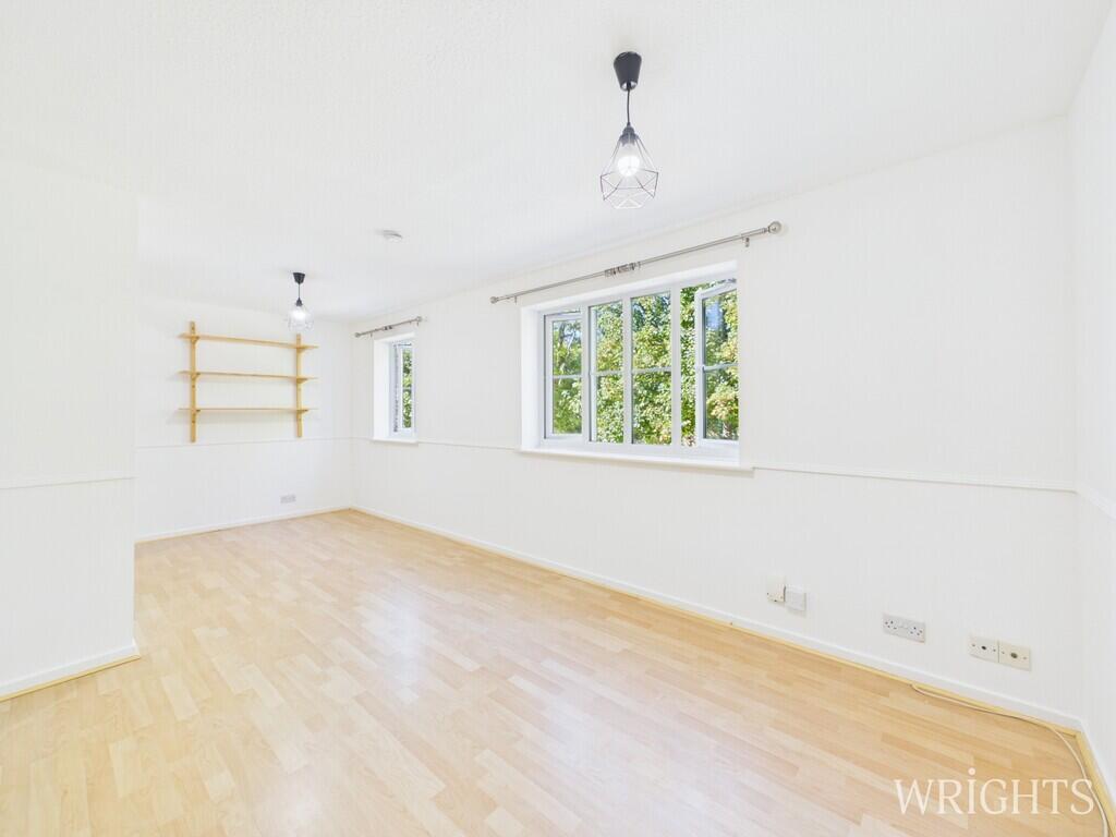 Apartment in Welwyn Hatfield, Hertfordshire - More