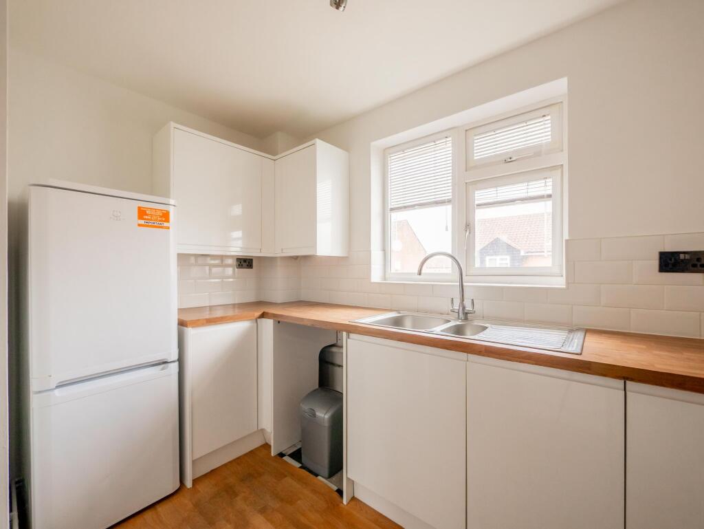 Main image of property: Bardfield Way, Rayleigh, SS6