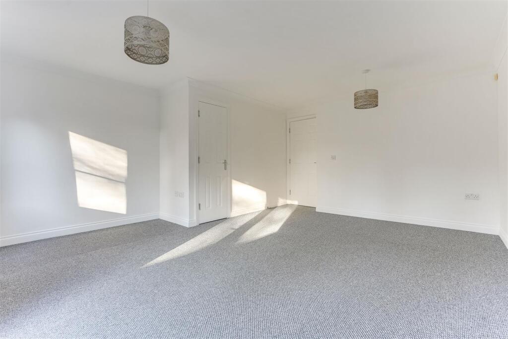 House in Stevenage - More