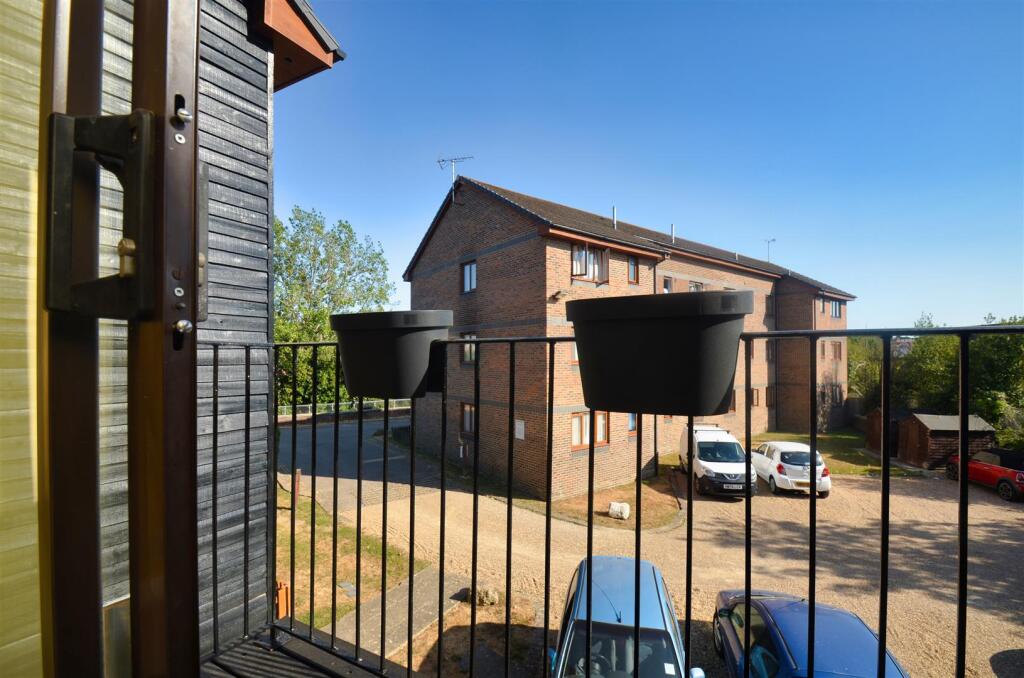 Apartment in Ryde, Oakfield - View 5