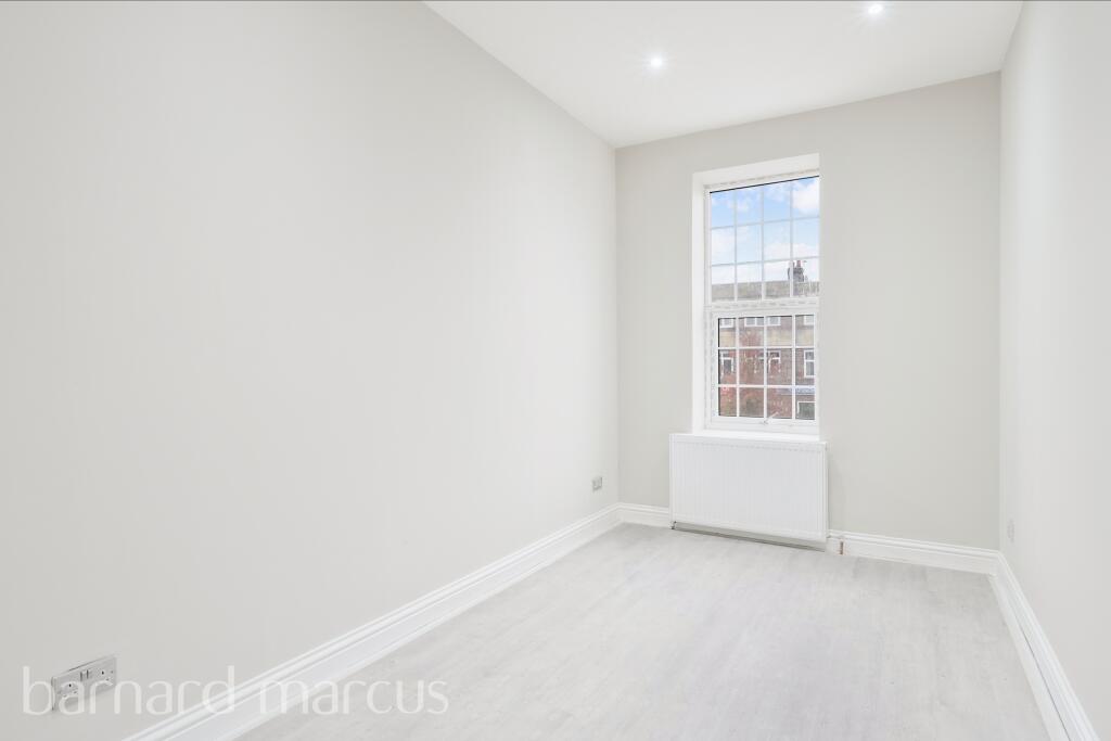 Apartment in Kingston upon Thames - View 5