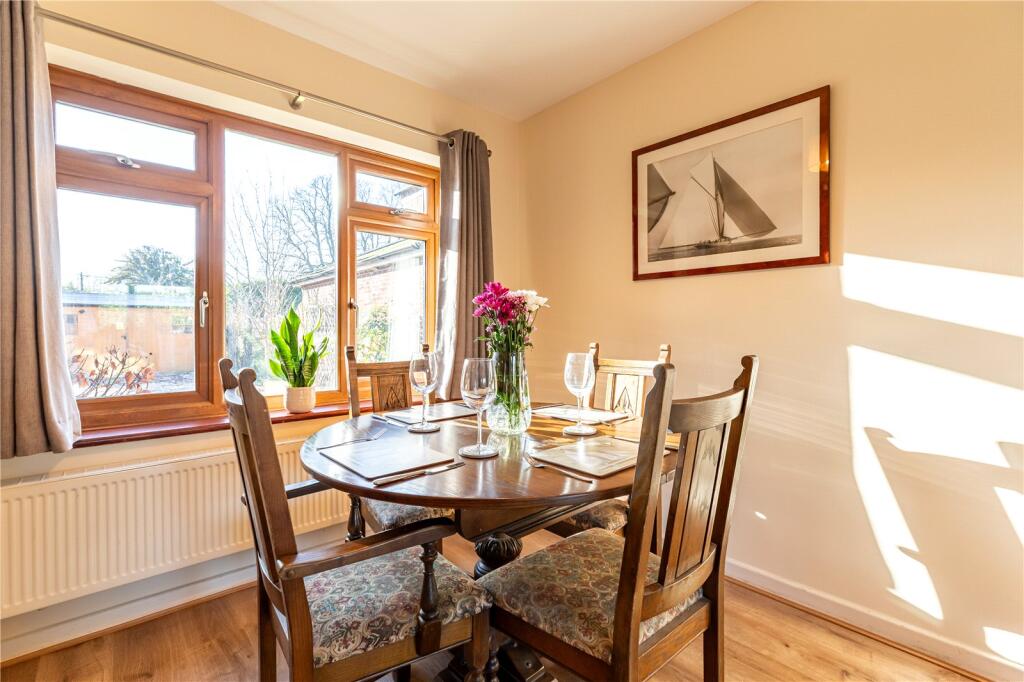 Stockcross, Newbury, Berkshire, RG20 photo 4