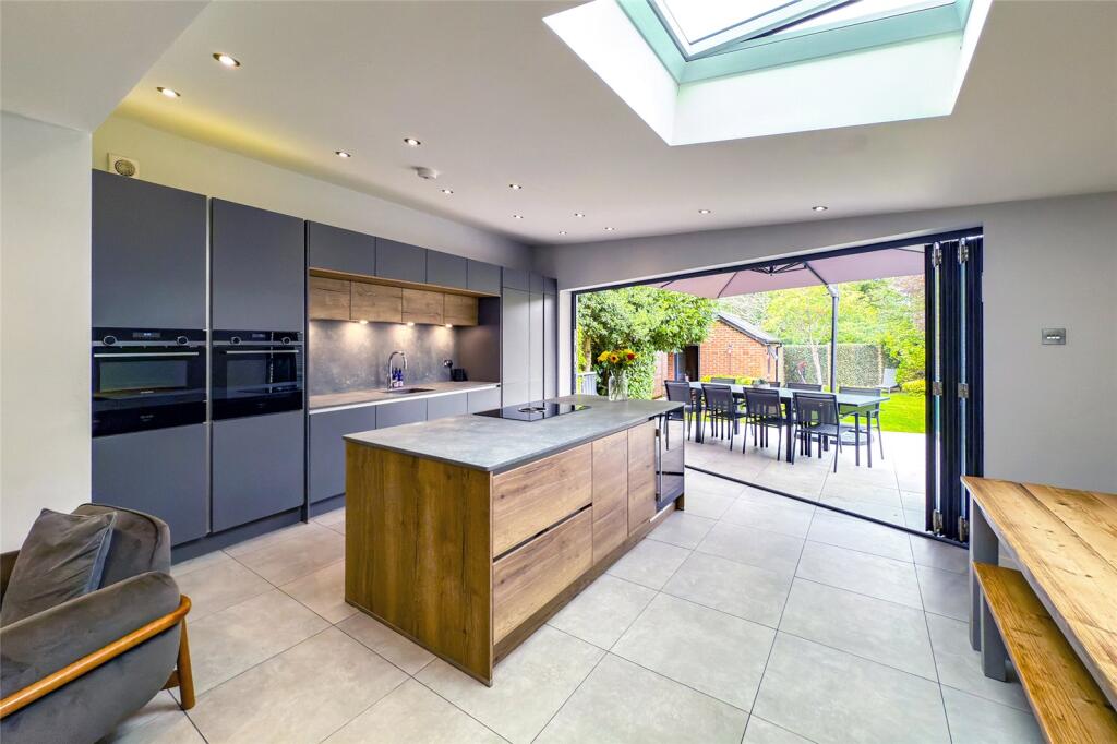 4-bed terraced on Beaumont Avenue, St. Albans, Hertfordshire, AL1, £975,000