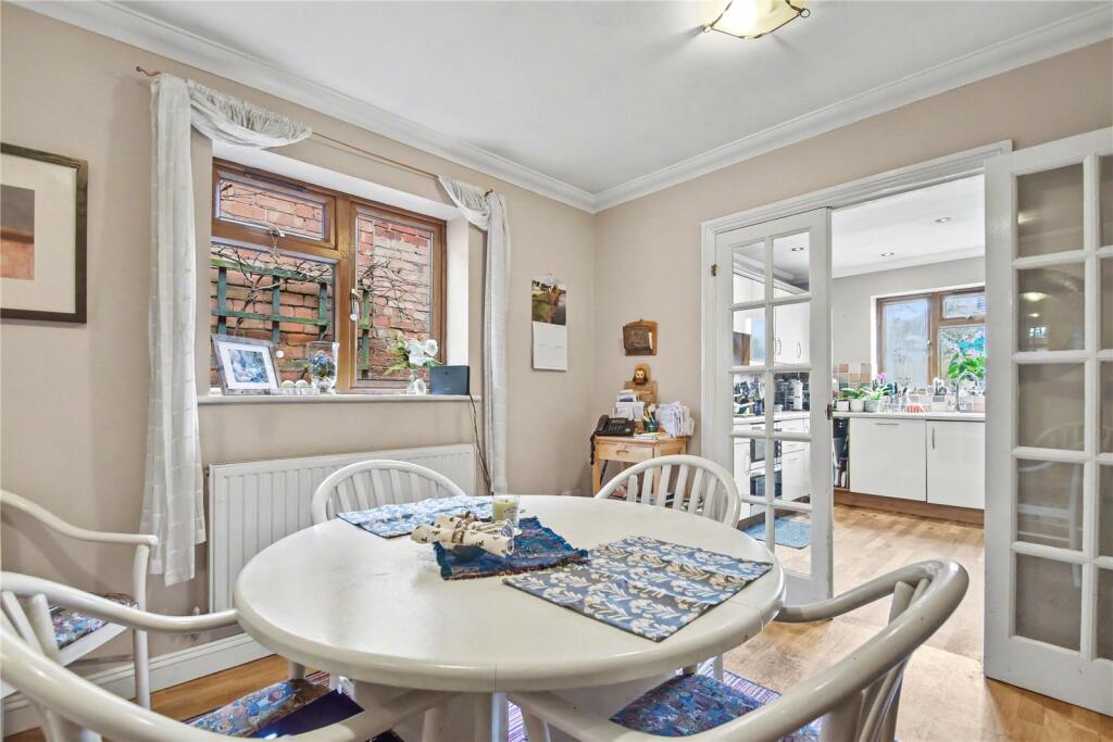 House in Worcester - View 5
