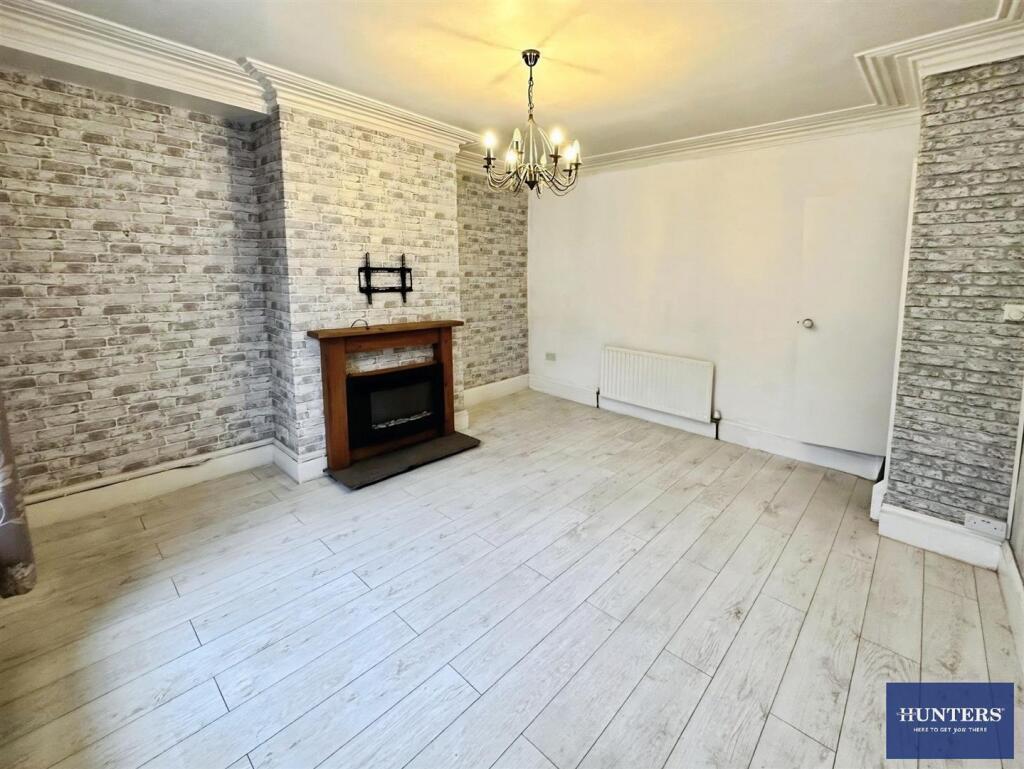 House in Halifax - View 5