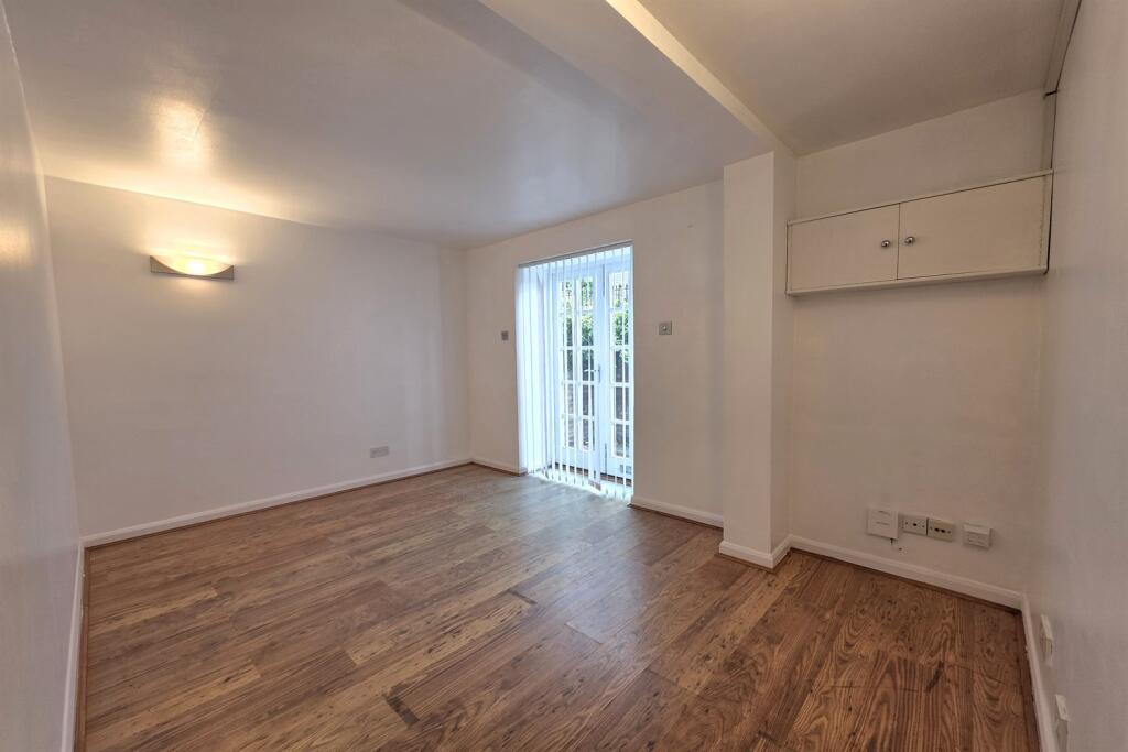 Apartment in Braintree, Essex - View 2