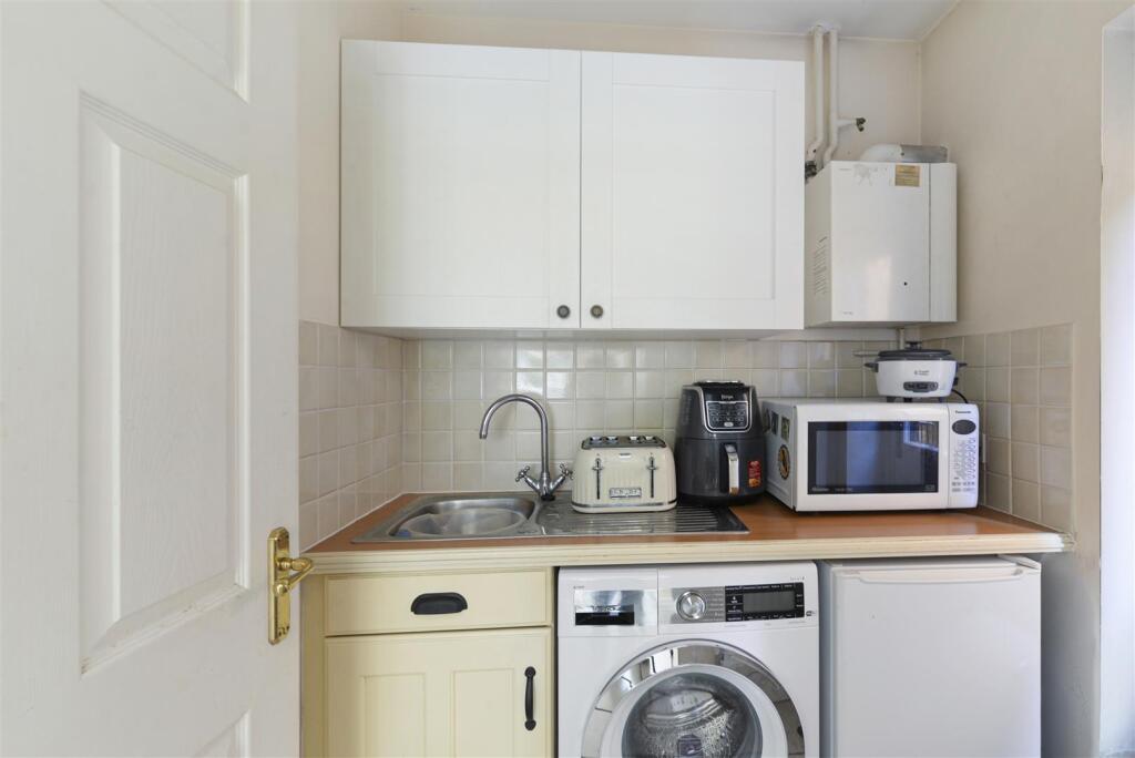 House in Tonbridge and Malling, Kings Hill - More