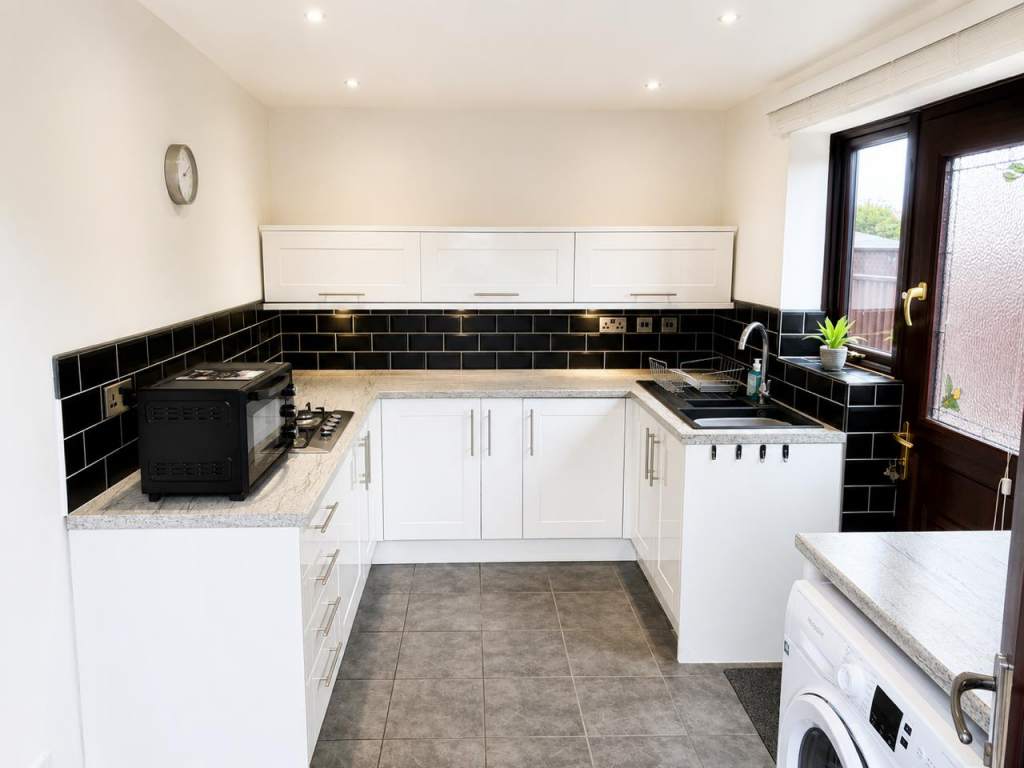 Heron Way, Balderton, Newark photo 2