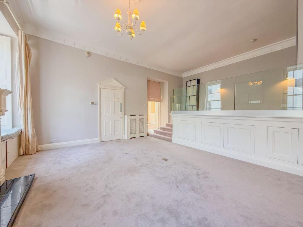 Apartment in Bristol - View 2