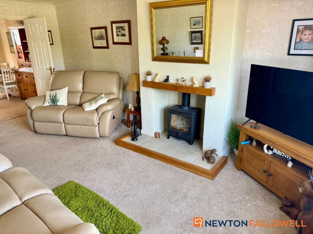 Crew Road, Collingham, NG23 photo 5