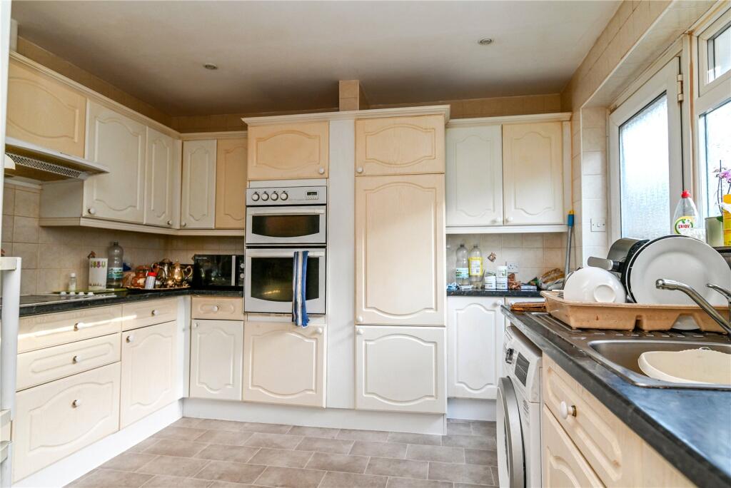 Oak Road, New Milton, Hampshire, BH25 photo 2