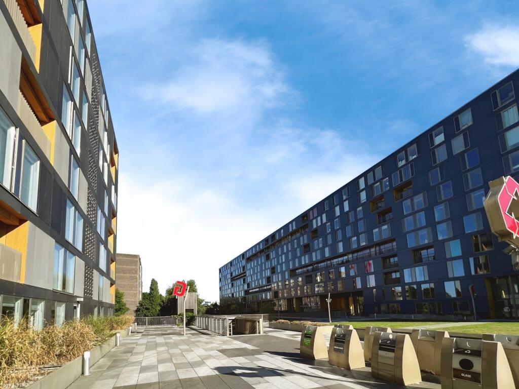 Main image of property: The Avenue, Leeds, West Yorkshire, LS9