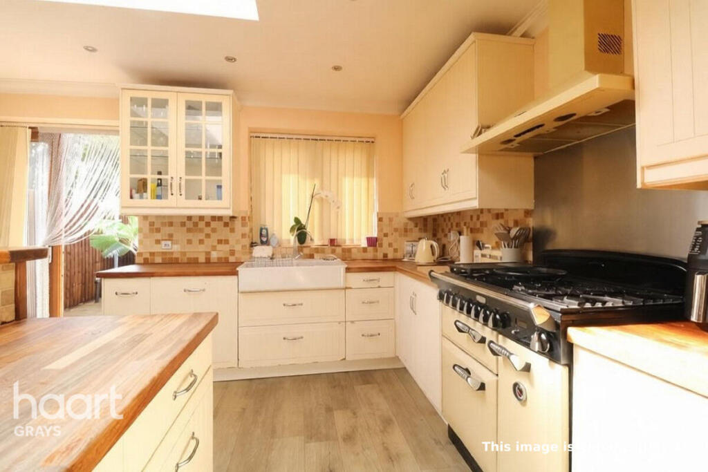 House in Grays, Little Thurrock - View 4