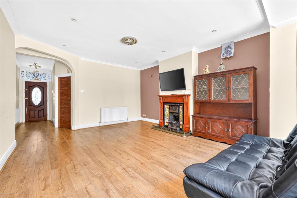 House in Ilford, Redbridge - View 5
