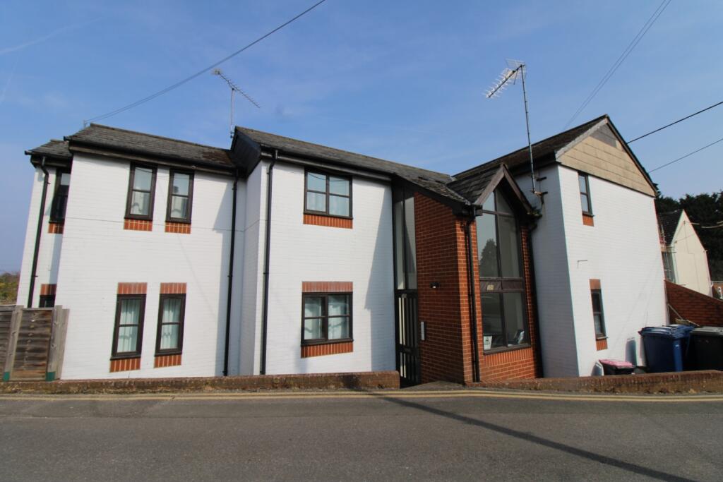 Main image of property: The Laurels, 109 Badshot Lea Road, Badshot Lea, Farnham, Surrey, GU9