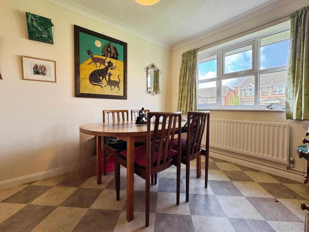 9, Sassoon Walk, Marlborough, SN8 photo 3