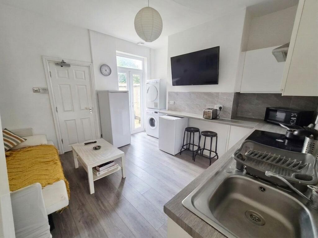 House in Salford, Greater Manchester - View 3