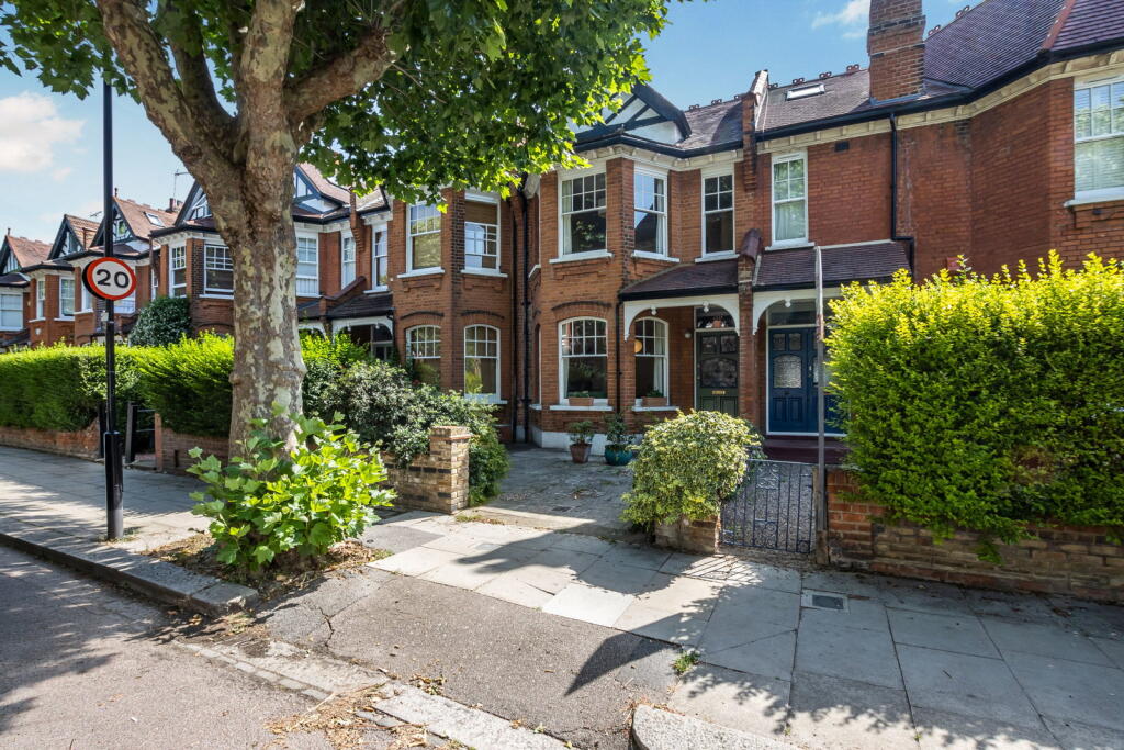 Main image of property: Park Avenue North, N8