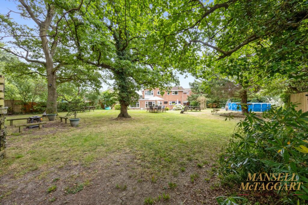 The Spinney, Hassocks, BN6 photo 2