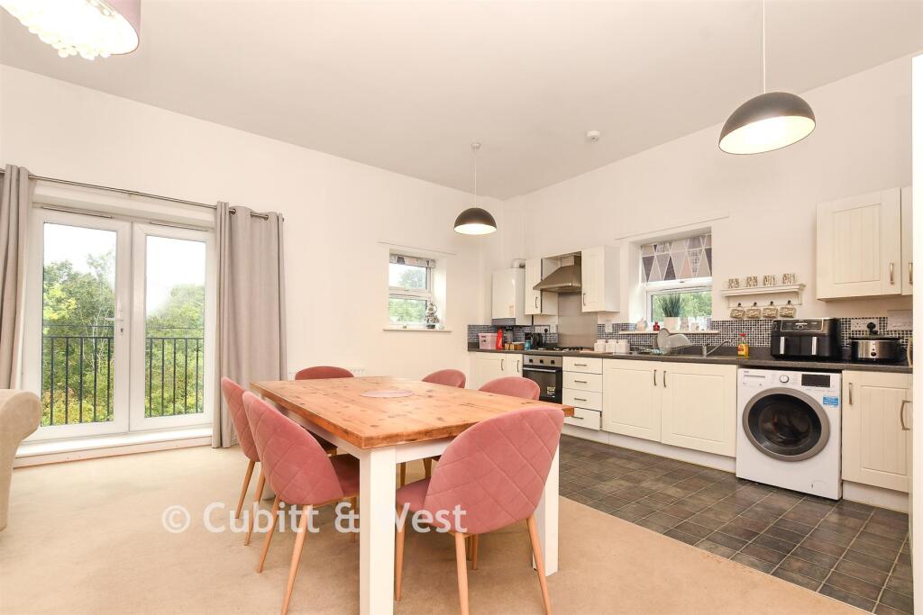 Apartment in Horsham, Southwater - View 3