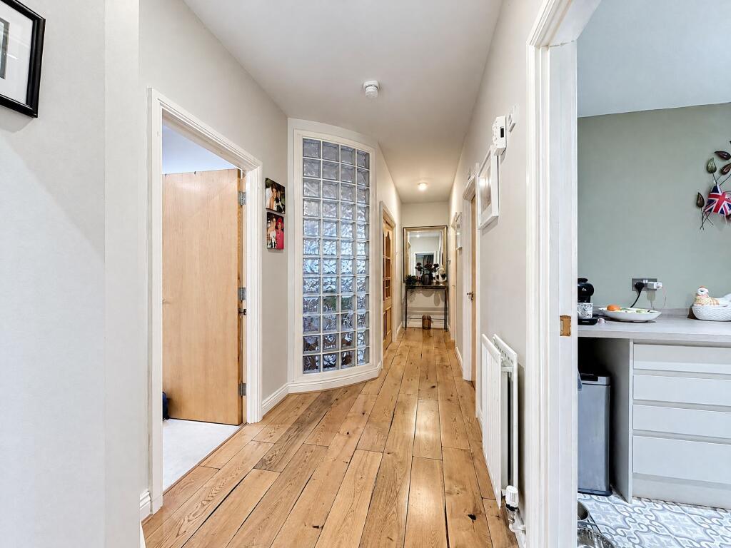 Apartment in Newcastle upon Tyne - View 5