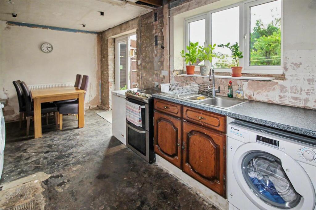 House in Milton Keynes, Bedford - More