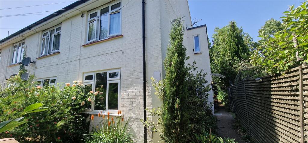 Main image of property: Frensham Green, Reading, RG2