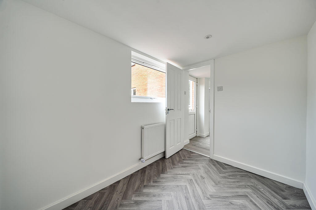 House in Tonbridge - More